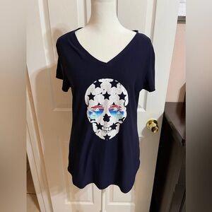 (10) No Boundaries Navy blue American flag skull graphic tee
